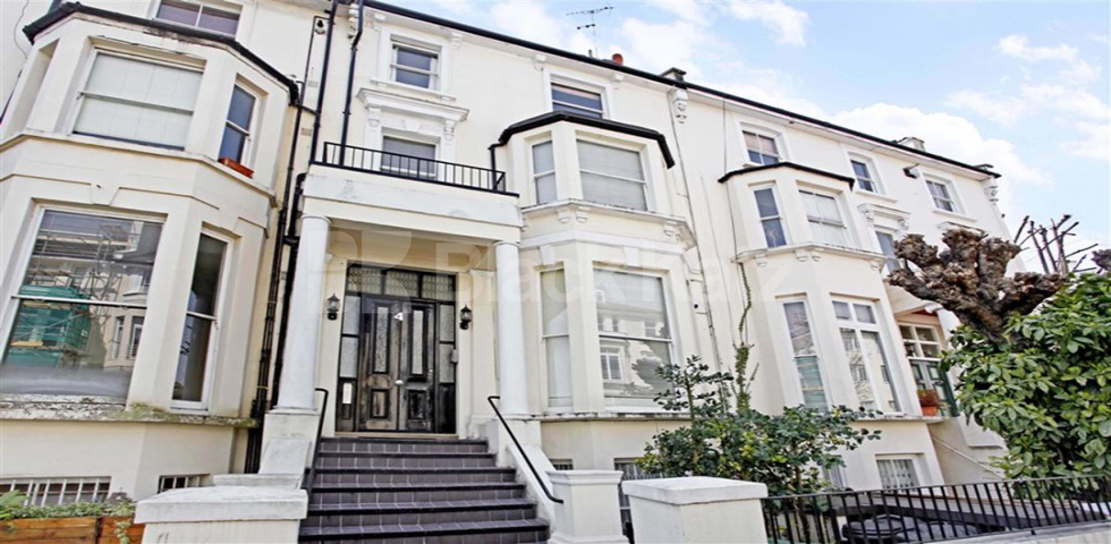 			STUNNING TWO BED!, 2 Bedroom, 1 bath, 1 reception Flat			 Lancaster Grove , BELSIZE PARK