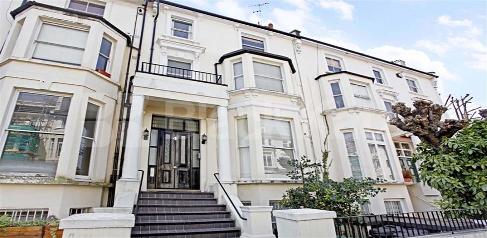 			STUNNING TWO BED!, 2 Bedroom, 1 bath, 1 reception Flat			 Lancaster Grove , BELSIZE PARK
