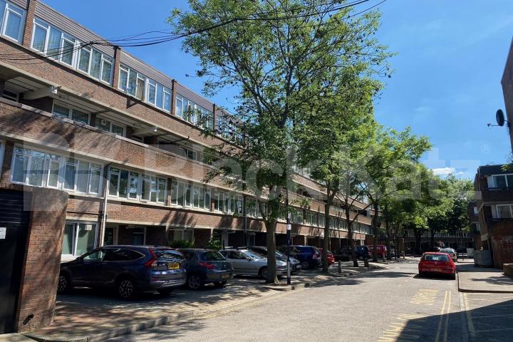 Duplex apartment offering size, quality & location  Carey Gardens, Nine Elms 