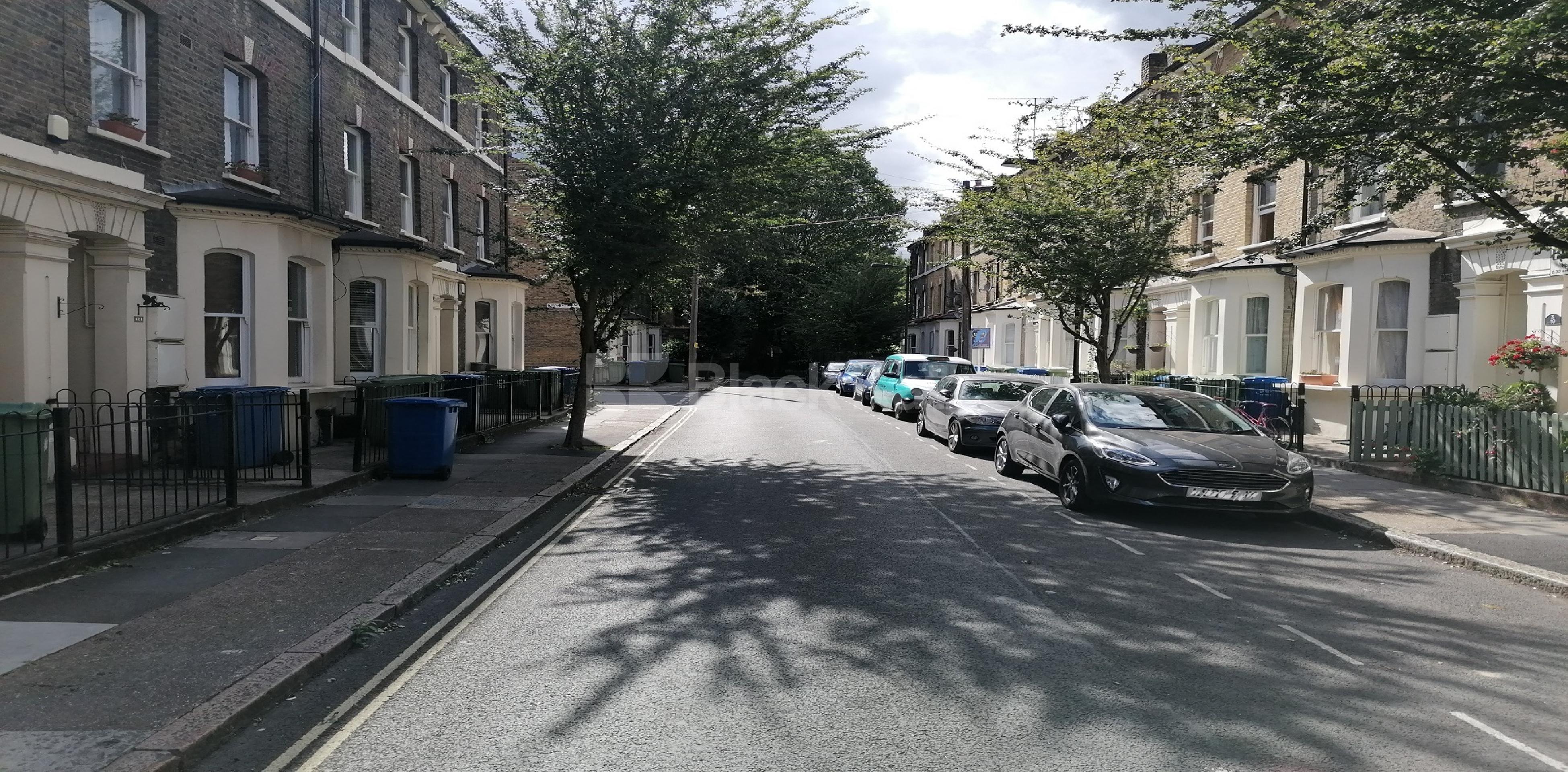 			NEW INSTRUCTION , 3 Bedroom, 1 bath, 1 reception Apartment			 Charleston Street, Elephant & Castle SE17