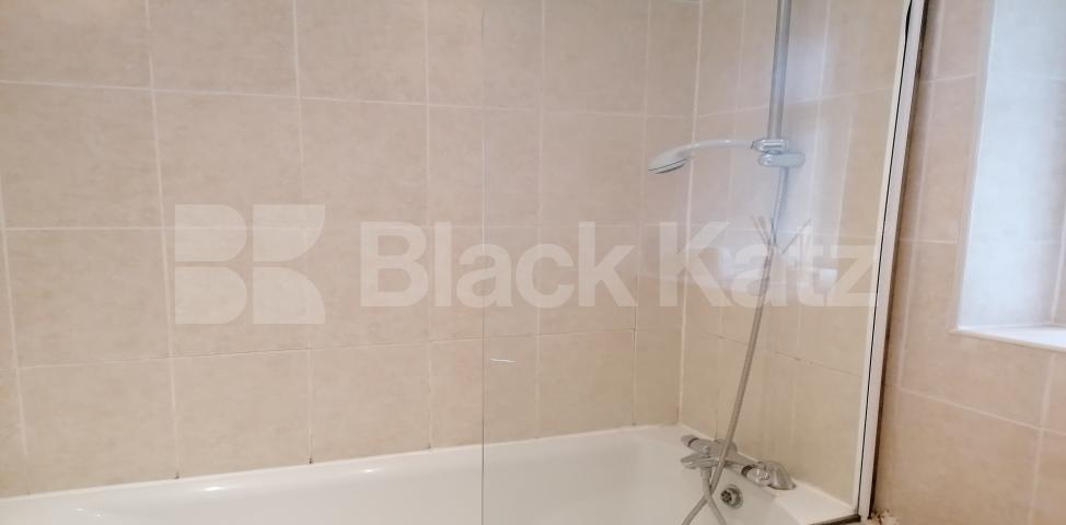 			LET , 2 Bedroom, 1 bath, 1 reception Ground Floor Flat			 Hercules Road, Waterloo