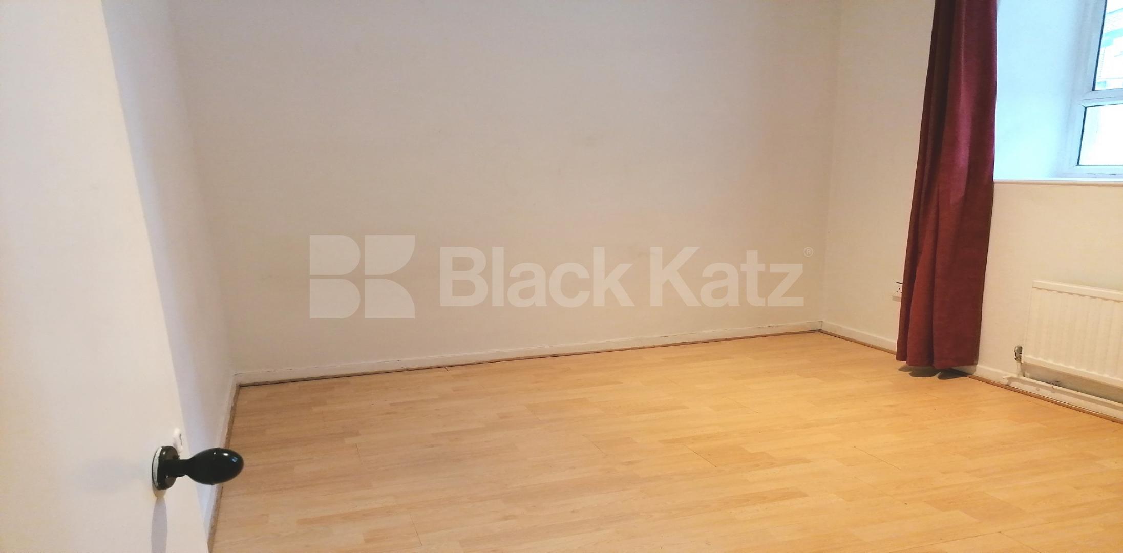 			LET , 2 Bedroom, 1 bath, 1 reception Ground Floor Flat			 Hercules Road, Waterloo