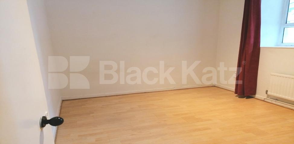 			LET , 2 Bedroom, 1 bath, 1 reception Ground Floor Flat			 Hercules Road, Waterloo