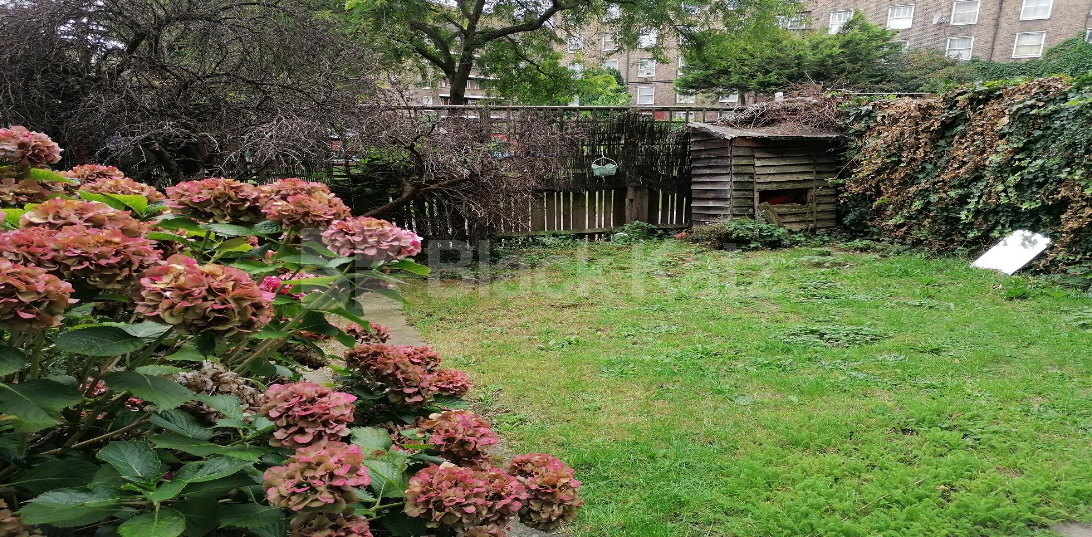 			LET , 3 Bedroom, 1 bath, 1 reception Ground Floor Flat			 Hercules Road, Waterloo