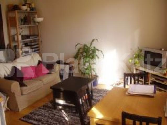 			1 Bedroom, 1 bath, 1 reception Flat			 Chapel Market, ANGEL N1