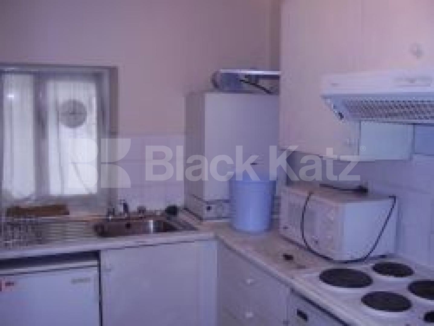 			Studio Apartment, 1 bath, 1 reception Flat			 Chapel Market, ISLINGTON/ANGEL N1