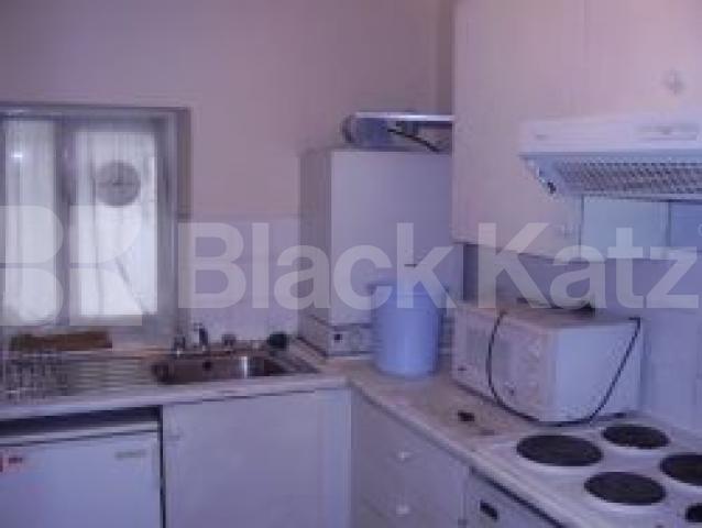 			Studio Apartment, 1 bath, 1 reception Flat			 Chapel Market, ISLINGTON/ANGEL N1