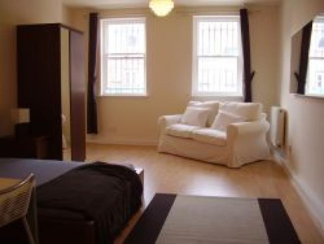 			Studio Apartment, 1 bath, 1 reception Flat			 Chapel Market, ANGEL N1