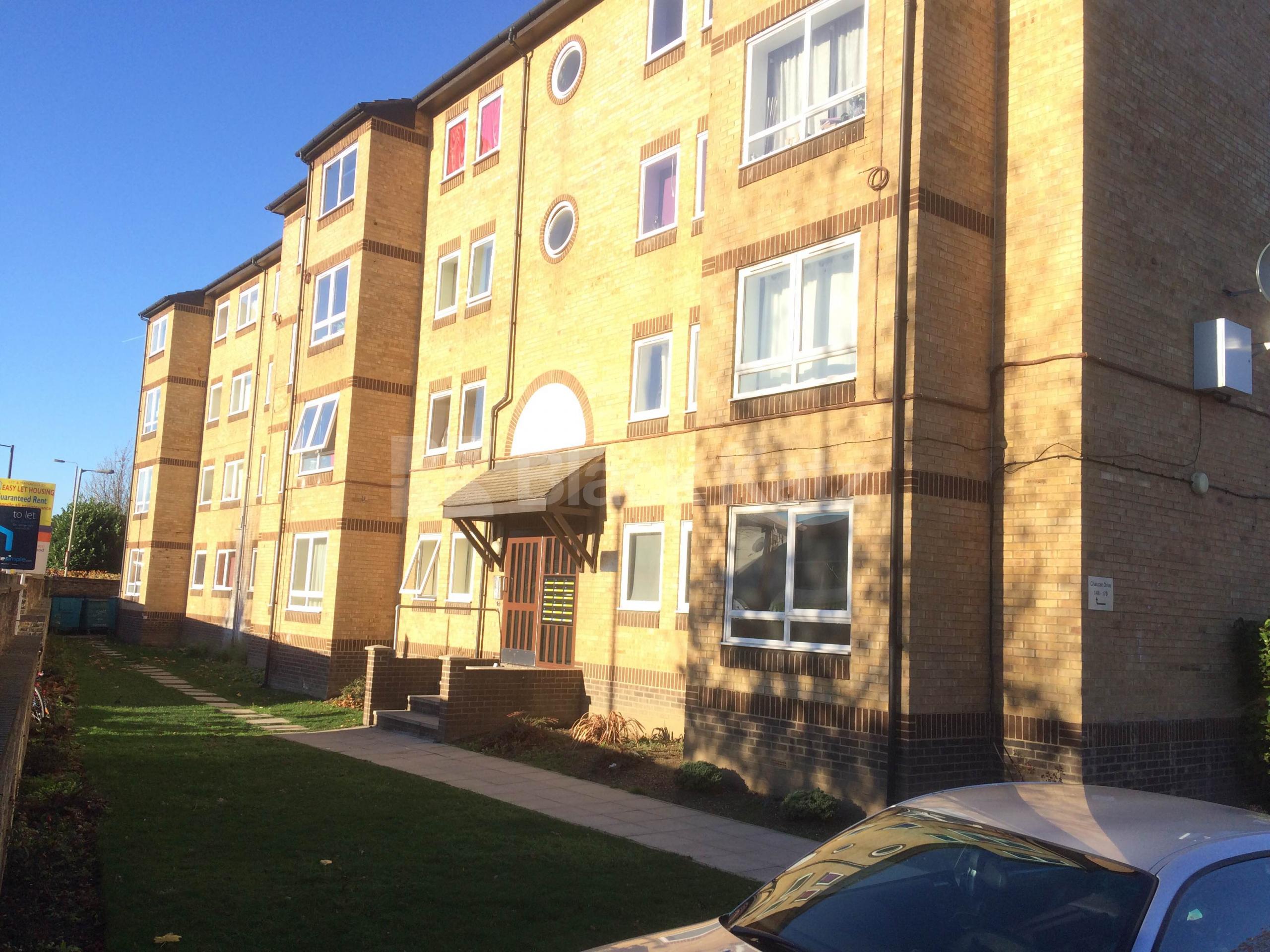 			NEW INSTRUCTION , 2 Bedroom, 1 bath, 1 reception Apartment			 Chaucer Drive, London Bridge/Bermondsey SE1