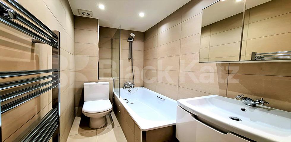 			NEW INSTRUCTION!, 1 Bedroom, 1 bath, 1 reception Flat			 Chepstow Road, NOTTING HILL / BAYSWATER