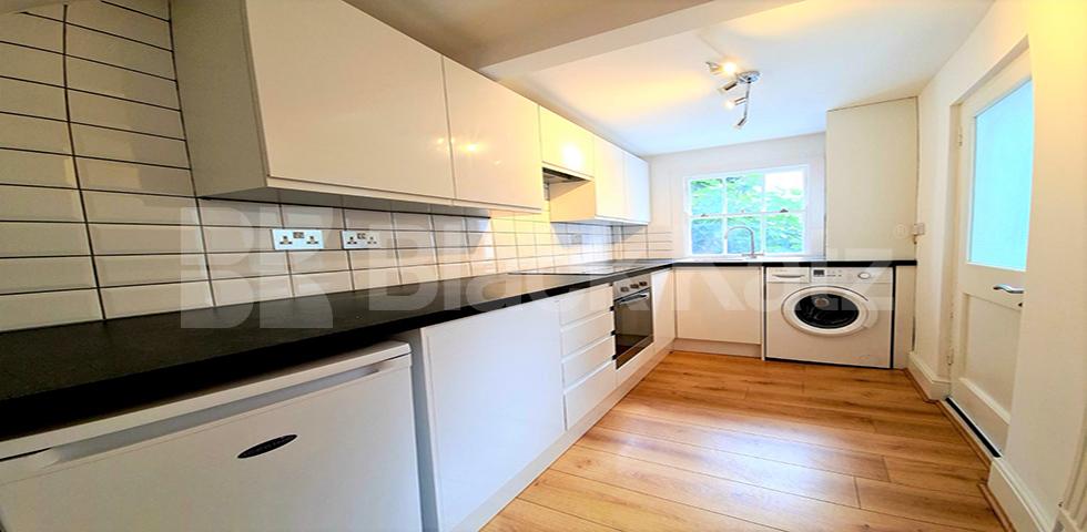 			NEW INSTRUCTION!, 1 Bedroom, 1 bath, 1 reception Flat			 Chepstow Road, NOTTING HILL / BAYSWATER