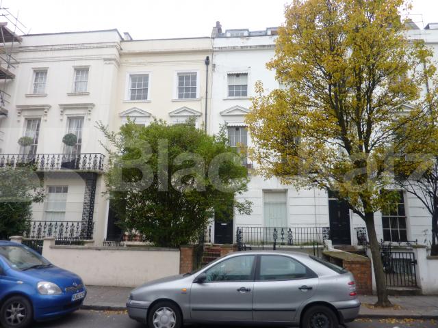 Set within a period House mins to tube and & shops Chepstow Road, Notting Hill / Bayswater