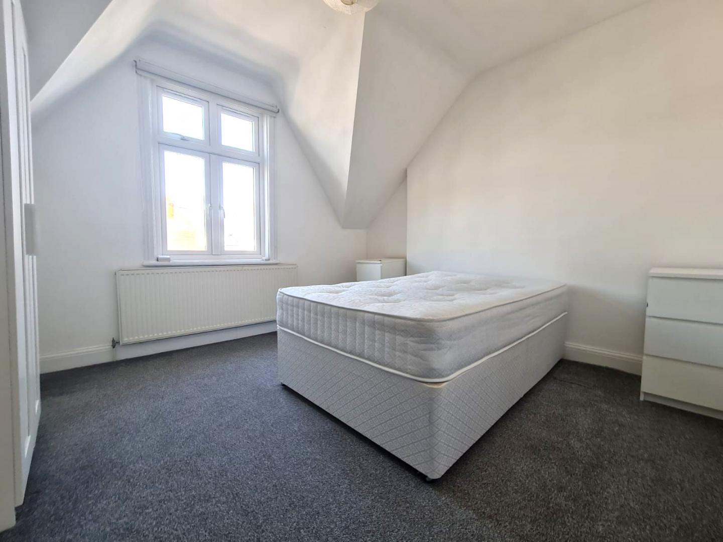 Modern and Central Apartment Chichele Road, Willesden Green