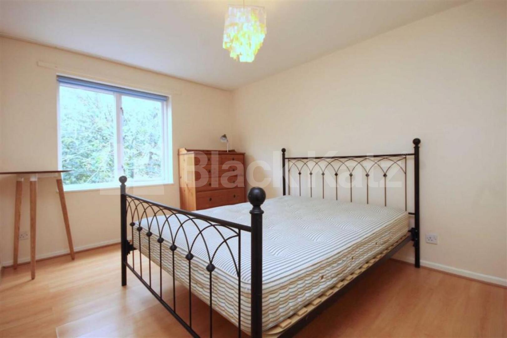 Spacious 3-Bedroom Flat in Vibrant East London Location – Chicksand Street, E1 Chicksand Street, Whitechapel