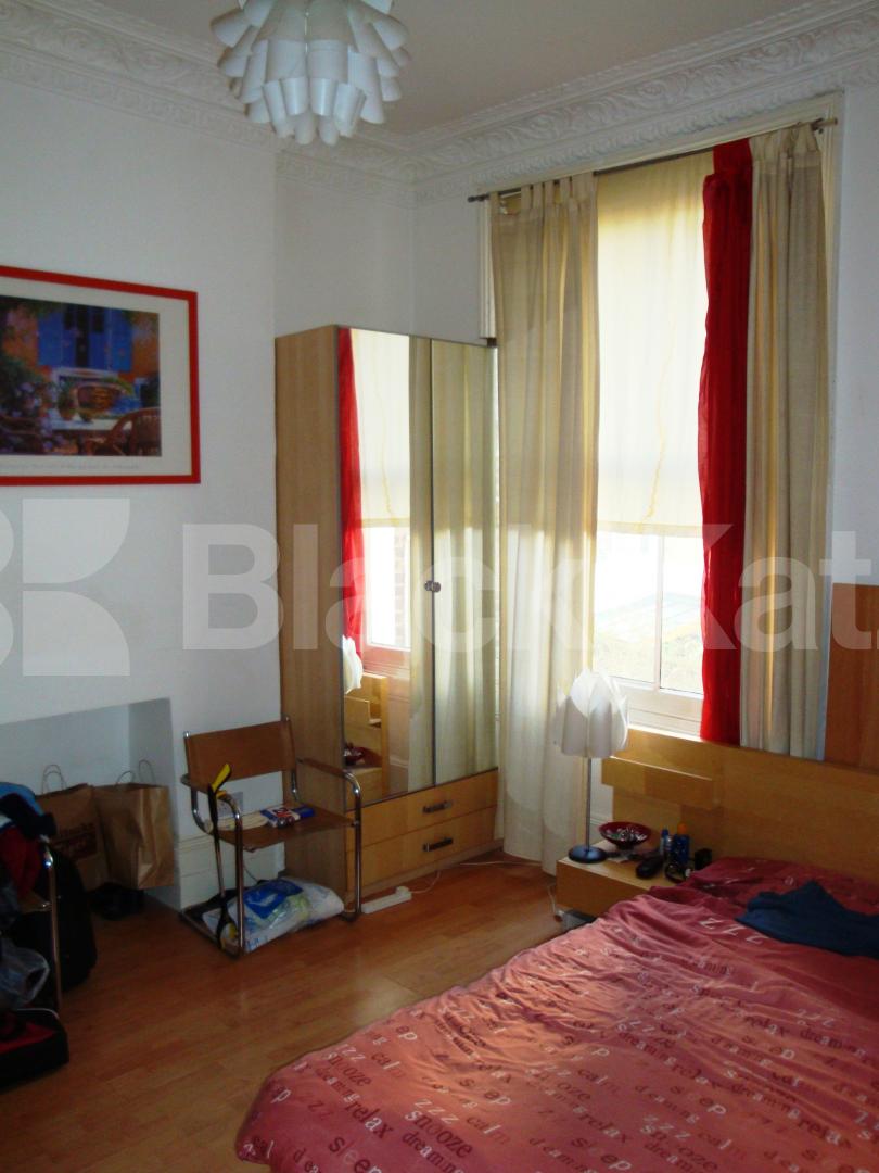 			Inclusive off all bills!, Studio Apartment, 1 bath, 1 reception Flat			 Chippenham Road, MAIDA VALE