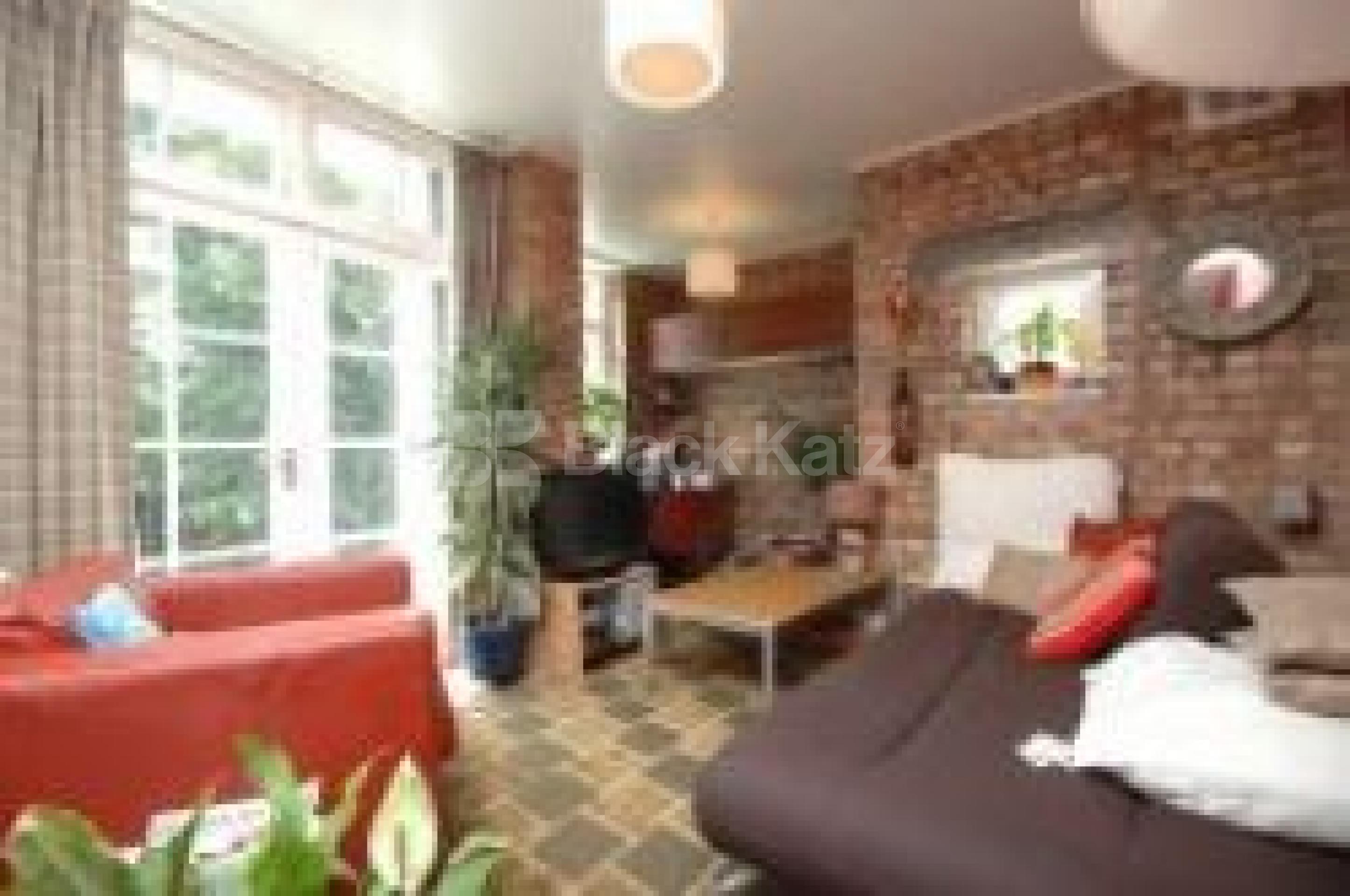 			VIEWING HIGHLY RECOMMENDED!!!, 1 Bedroom, 1 bath, 1 reception Flat			 Holly Lodge Mansions,Oakeshott ave, HIGHGATE N6 N6