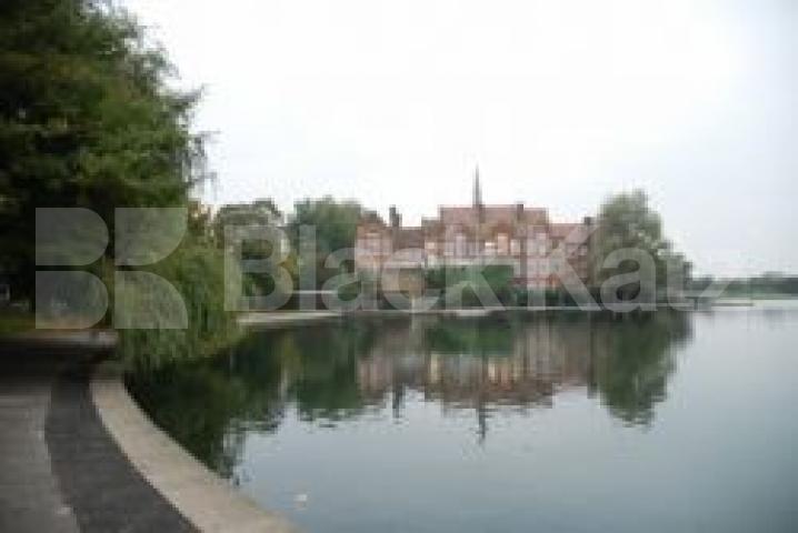 			LET, 4 Bedroom, 1 bath, 1 reception House			 Cobourg Road, Old Kent Road