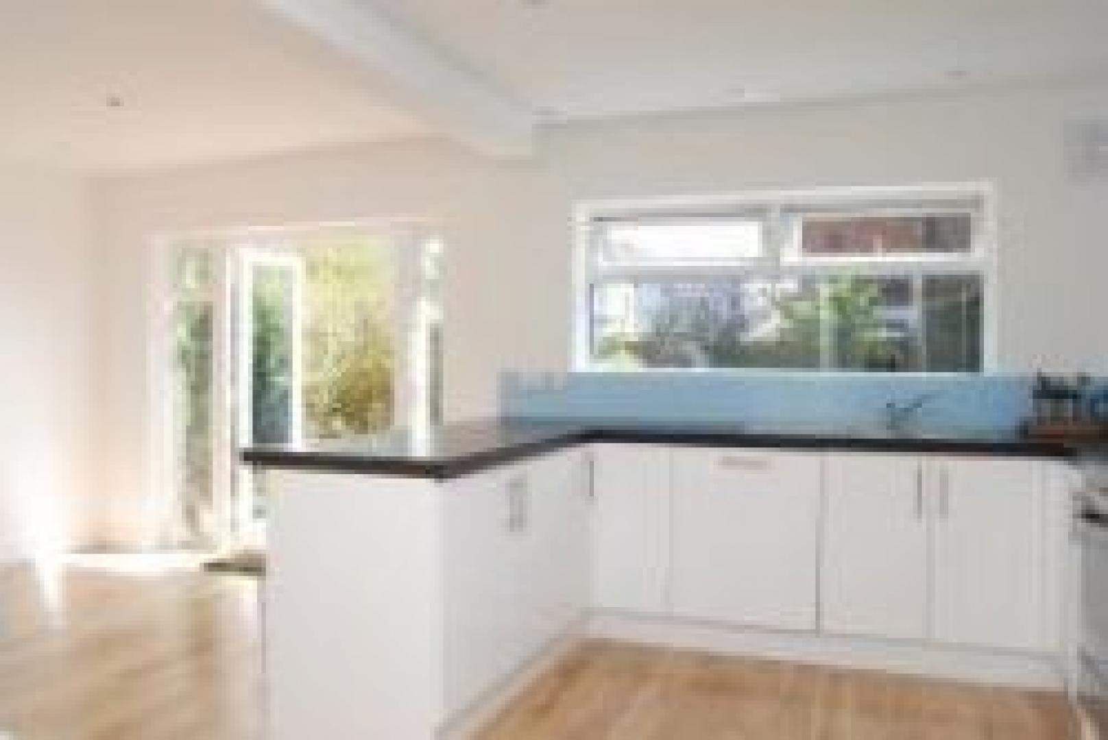 			3 Bedroom, 1 bath, 1 reception Flat			 Compton Road, KENSAL GREEN