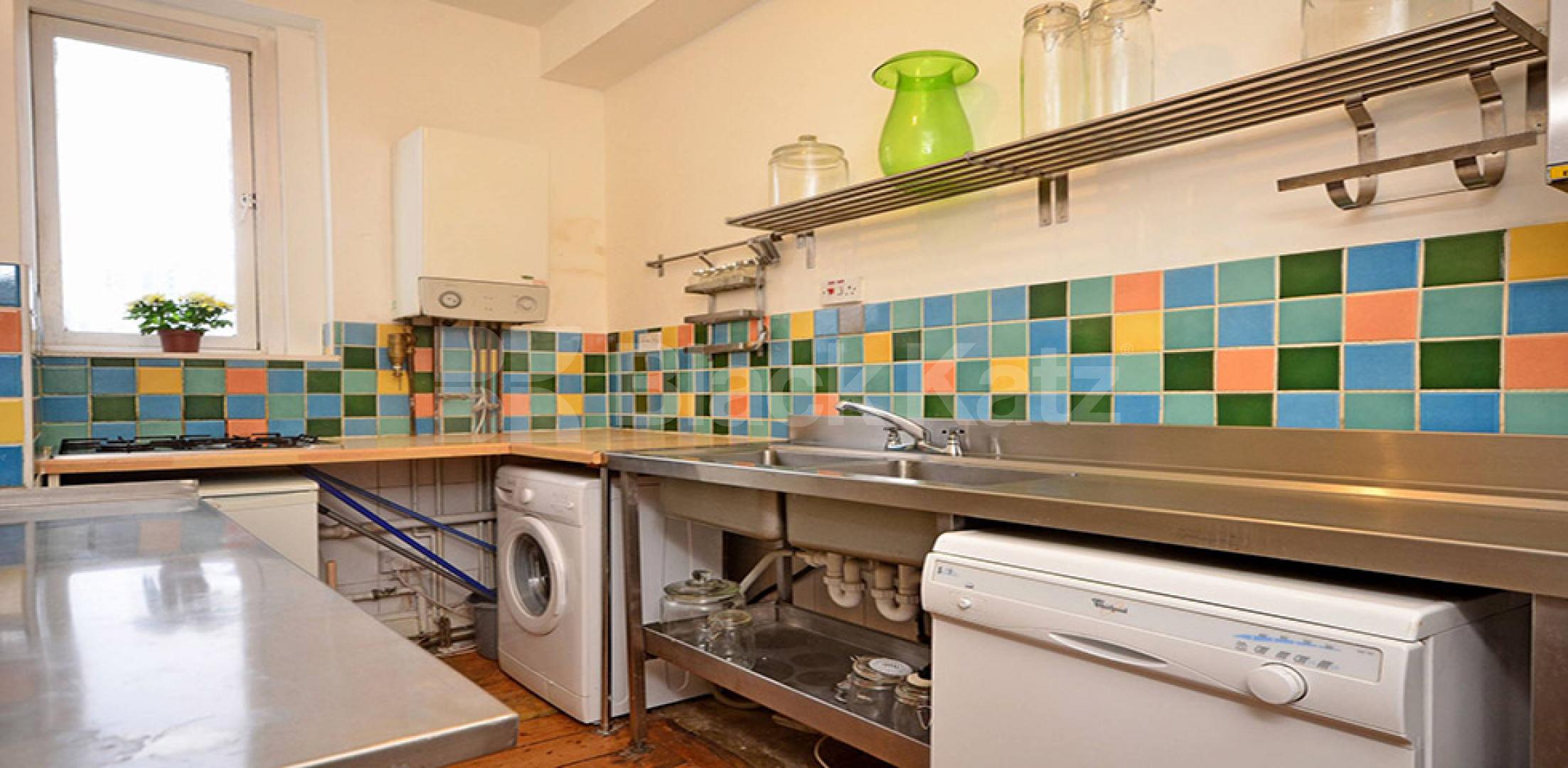 			NEW INSTRUCTION!, 1 Bedroom, 1 bath, 1 reception Flat			 Gloucester Terrace, BAYSWATER