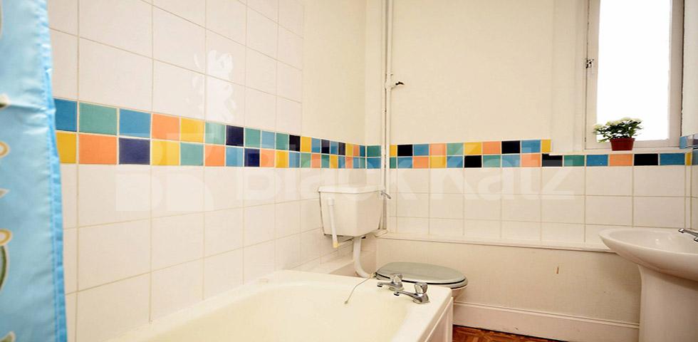 			NEW INSTRUCTION!, 1 Bedroom, 1 bath, 1 reception Flat			 Gloucester Terrace, BAYSWATER