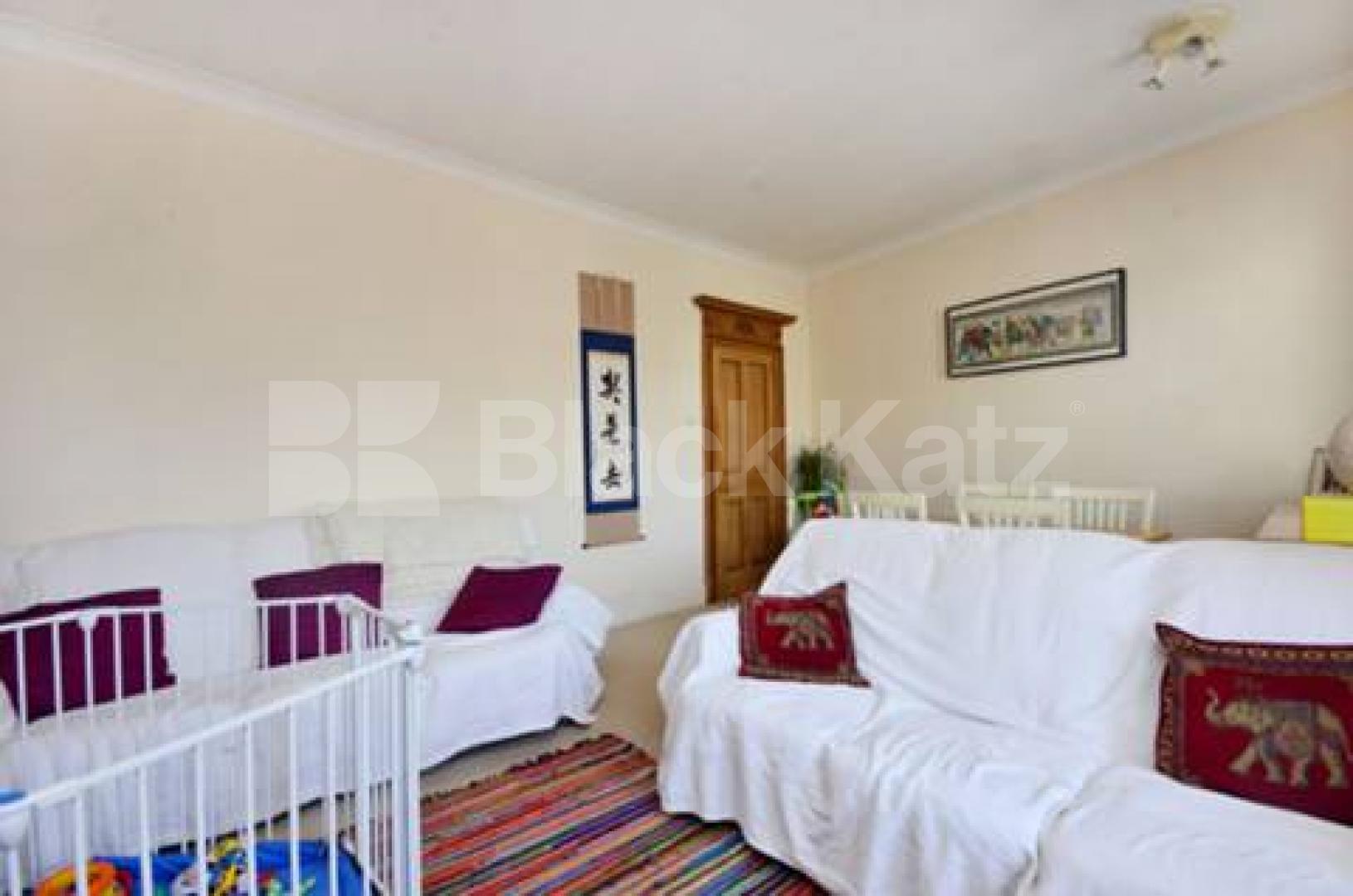 			UNDER OFFER , 3 Bedroom, 1 bath, 1 reception Apartment			 Merivale Road, Putney