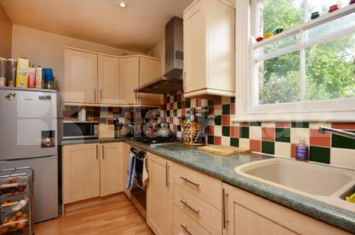 			UNDER OFFER , 3 Bedroom, 1 bath, 1 reception Apartment			 Merivale Road, Putney