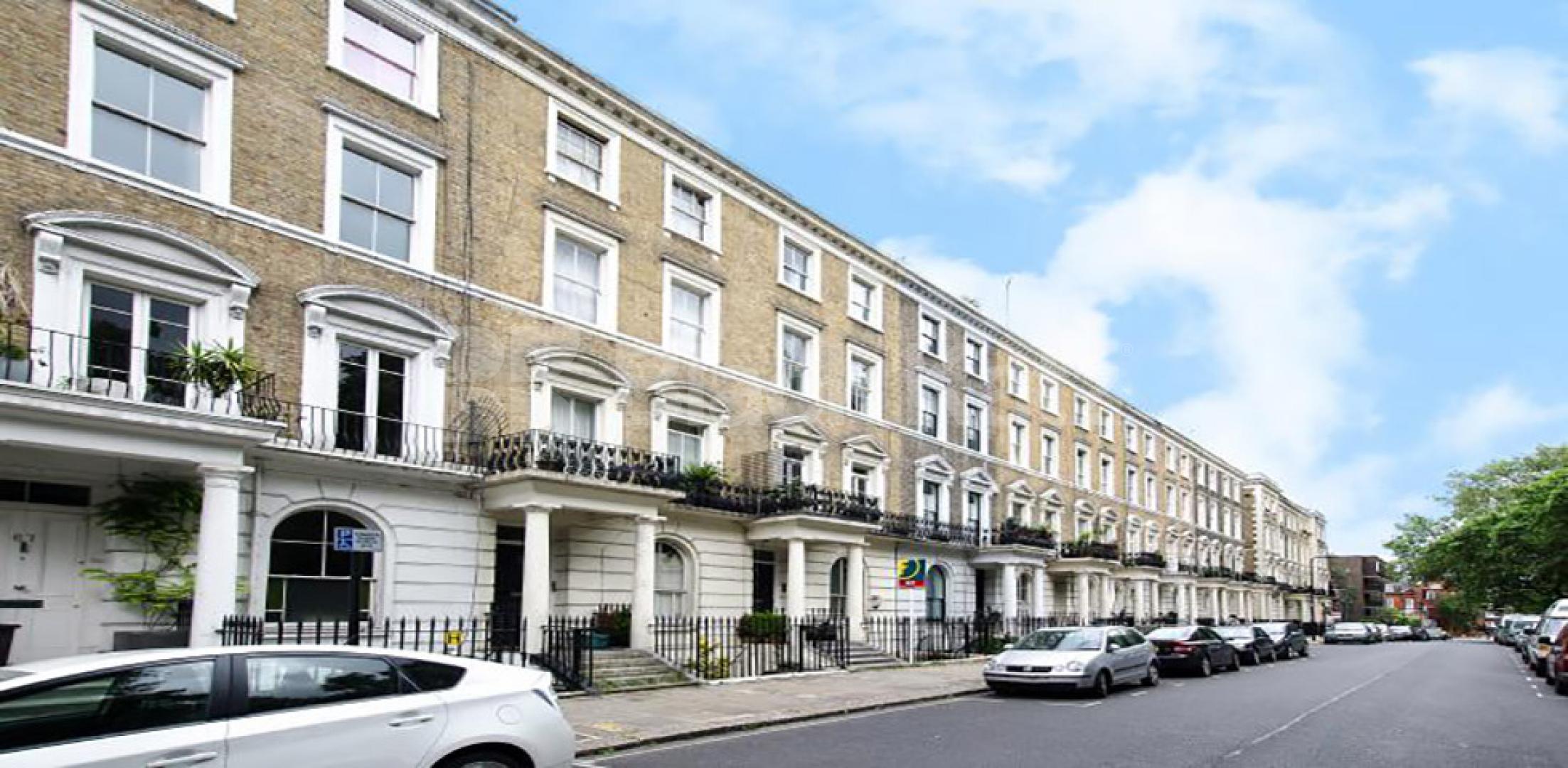 Spacious studio within a period house and access to garden  Oakley Square, Camden / Regents Park