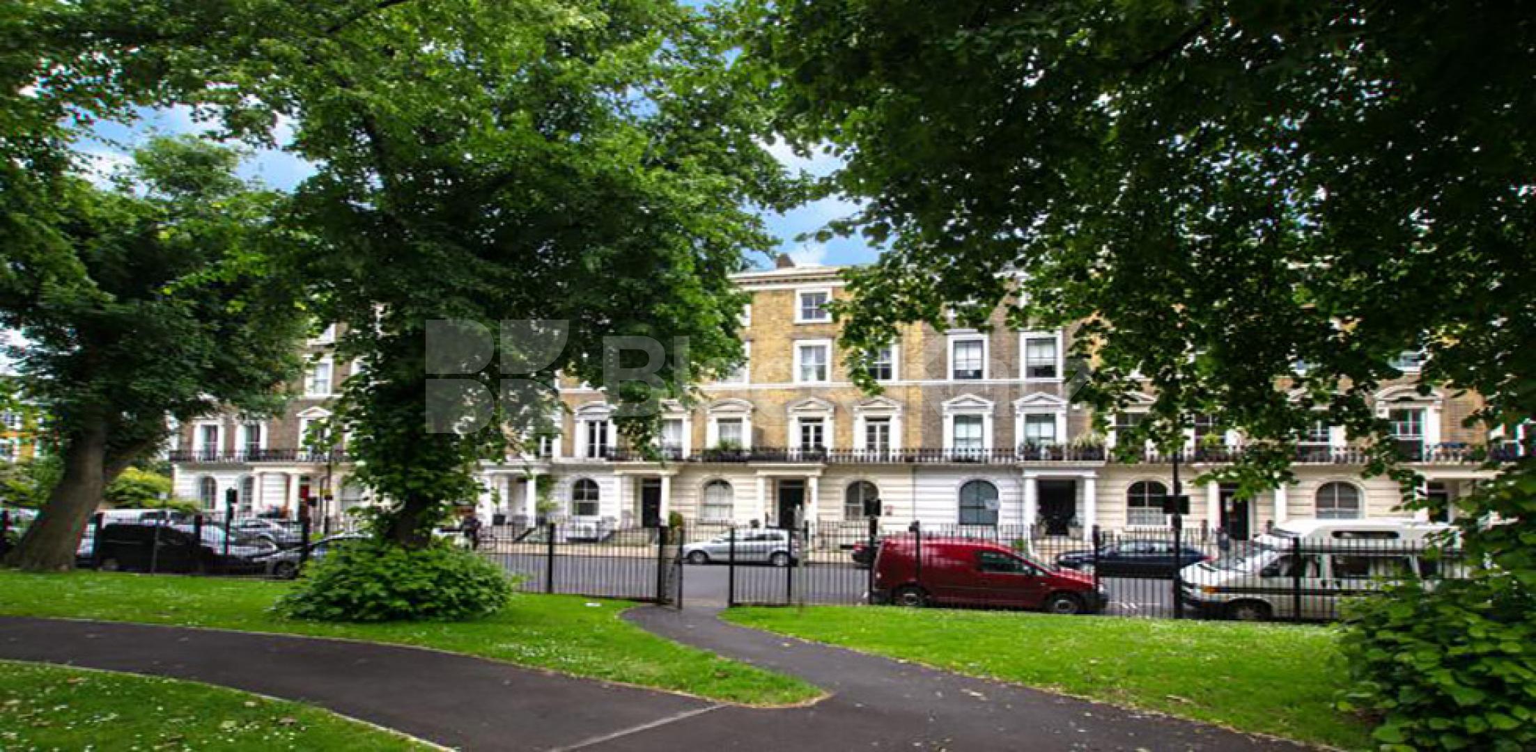 Spacious studio within a period house and access to garden  Oakley Square, Camden / Regents Park