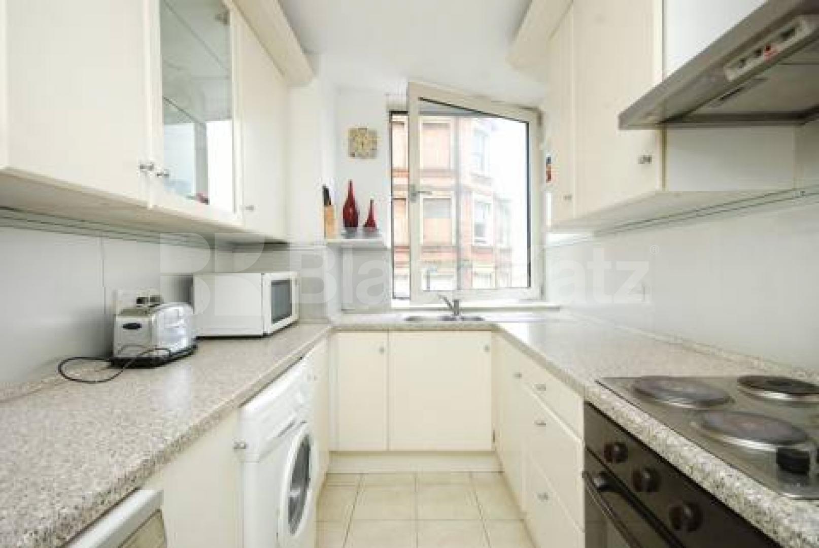 			MINUTES TO HYDE PARK!, 3 Bedroom, 1 bath, 1 reception Flat			 Moscow Road, QUEENSWAY