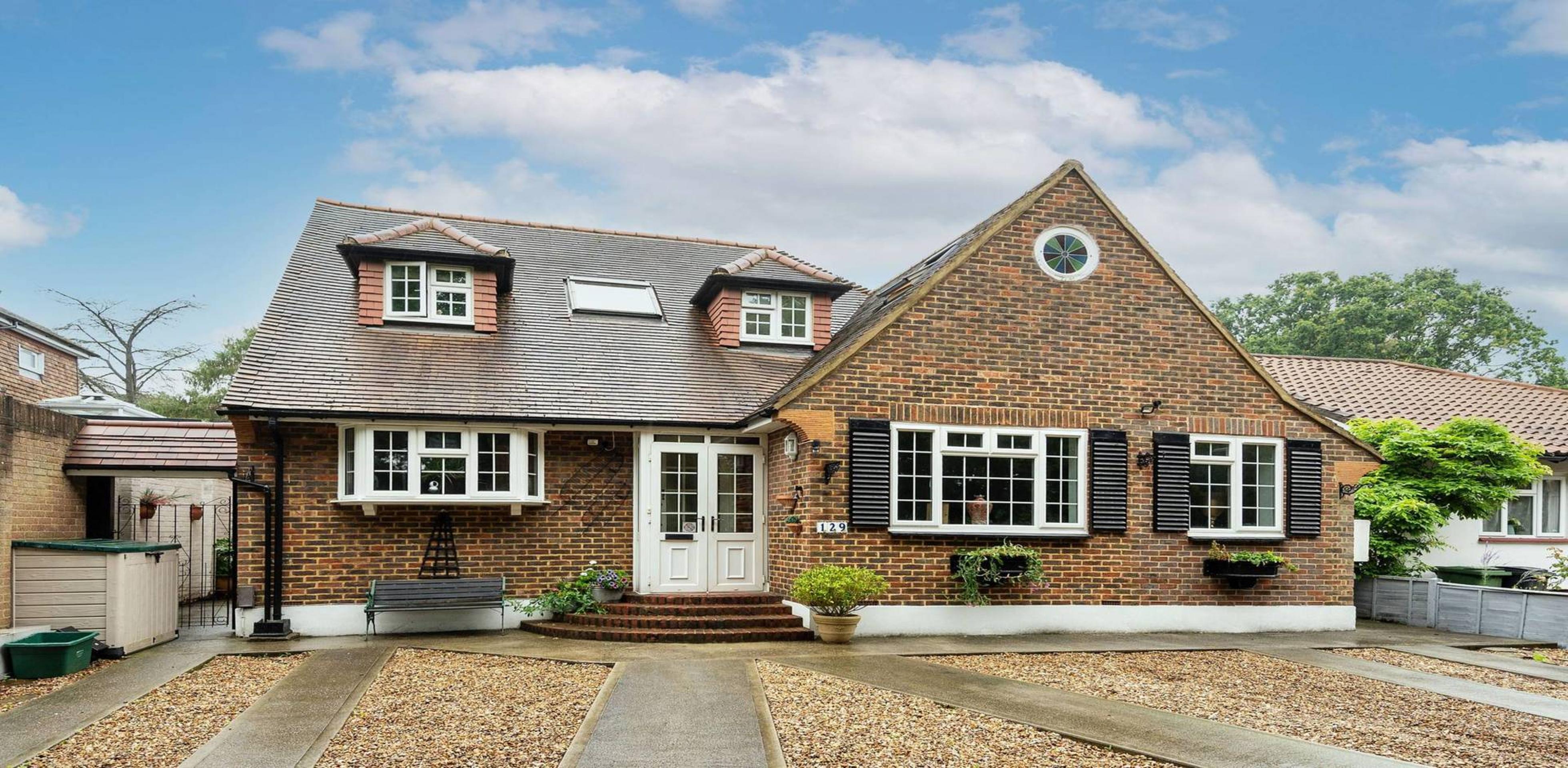 			5 Bedroom, 3 bath, 2 reception Detached House			 Dartmouth Road, Mappesbury NW2