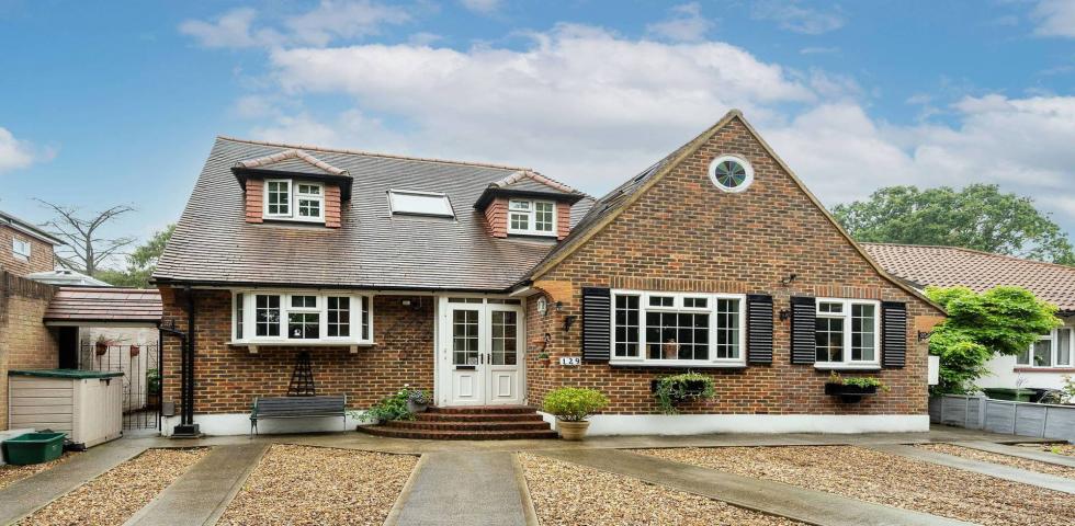 			5 Bedroom, 3 bath, 2 reception Detached House			 Dartmouth Road, Mappesbury