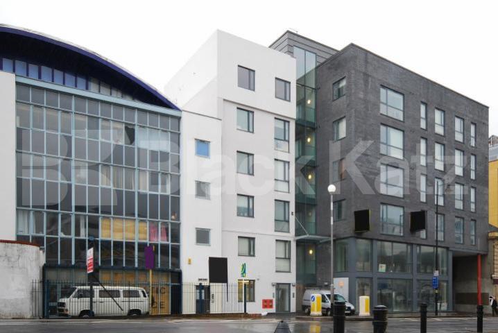 			1 Bedroom, 1 bath, 1 reception Flat			 Baltic Place Kingsland Road, Old Street