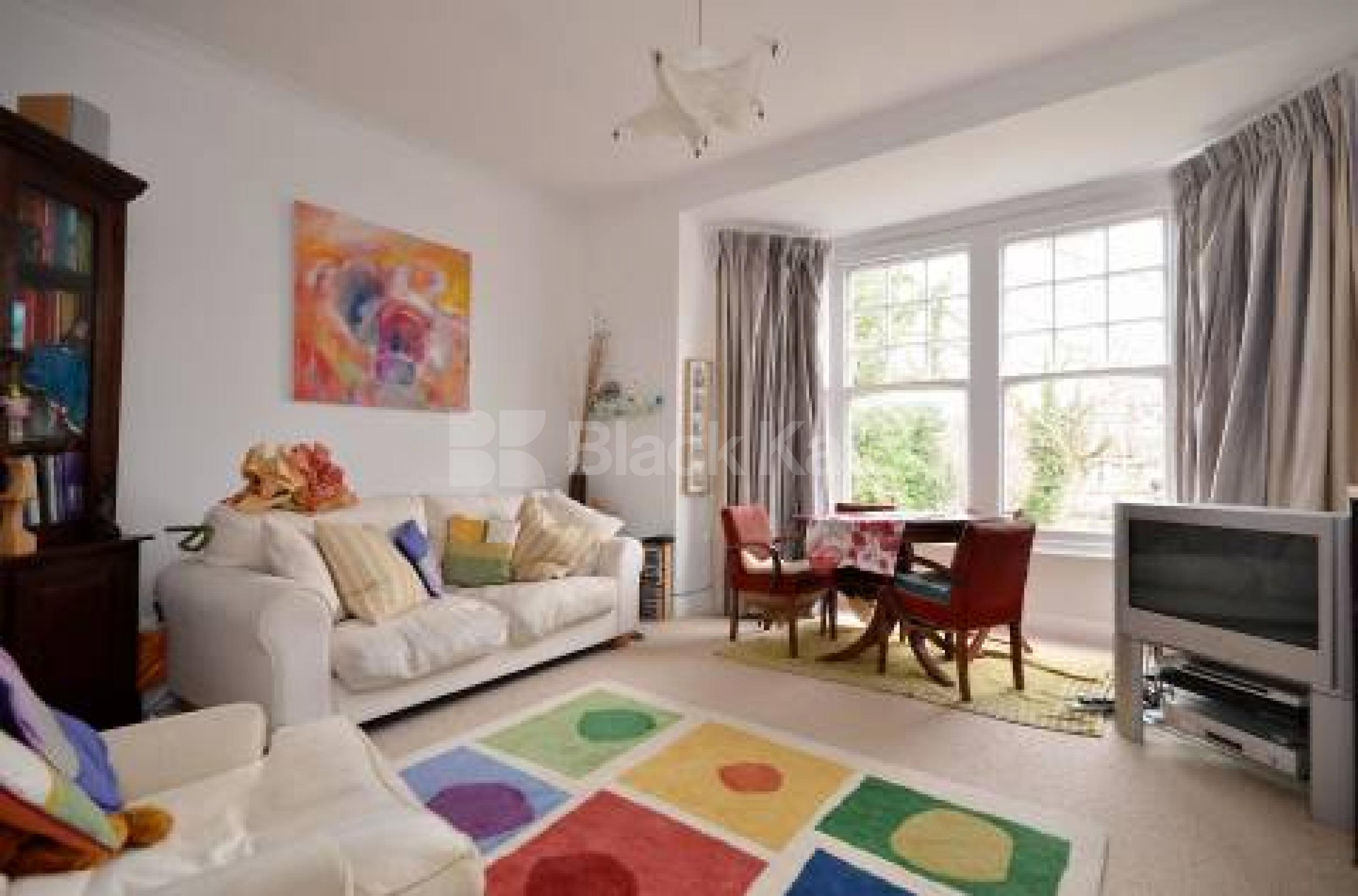 			1 Bedroom, 1 bath, 1 reception Terraced House			 Princes Avenue, Muswell Hill N10