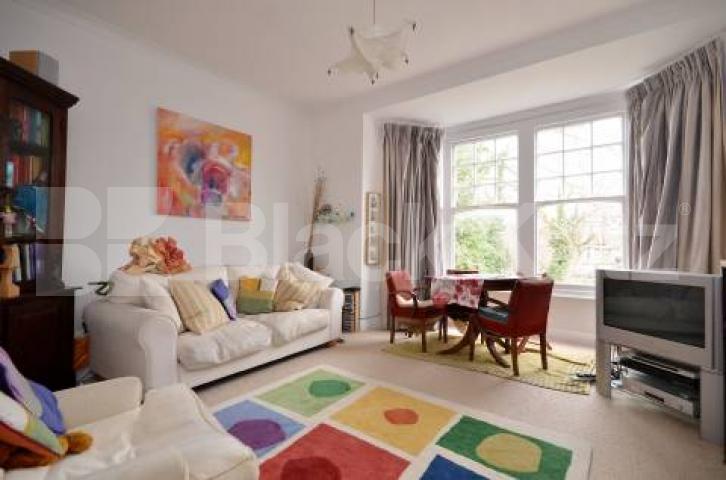 			1 Bedroom, 1 bath, 1 reception Terraced House			 Princes Avenue, Muswell Hill