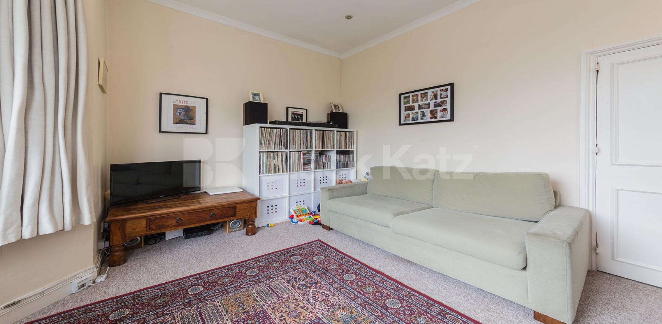 Fantastic spacious two bed with a modern kitchen and bathroom mins to broadway Christchurch Road, Crouch End
