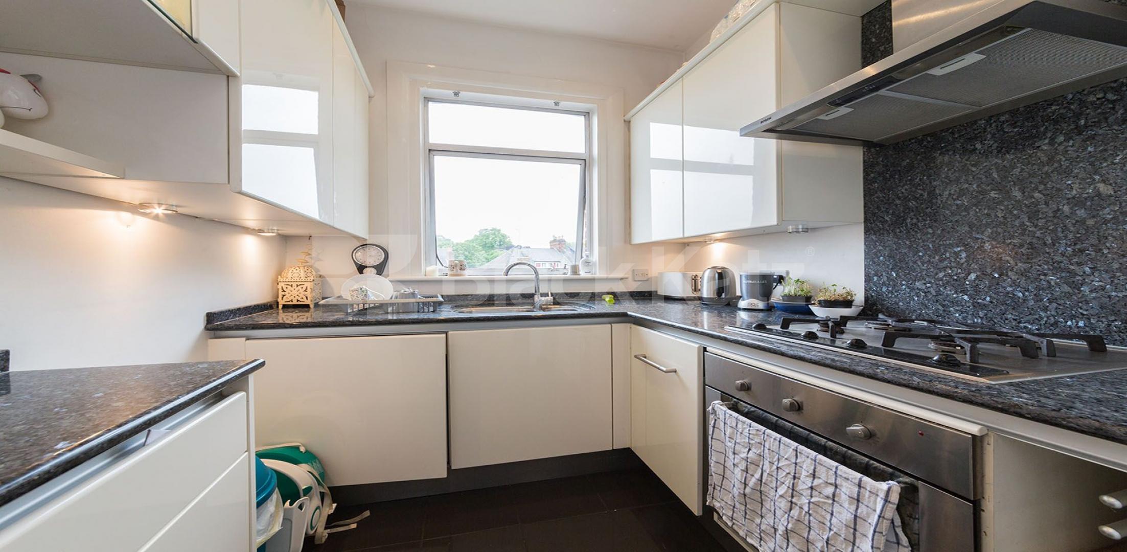 Fantastic spacious two bed with a modern kitchen and bathroom mins to broadway Christchurch Road, Crouch End