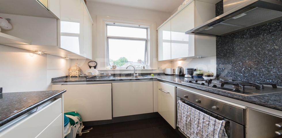 Fantastic spacious two bed with a modern kitchen and bathroom mins to broadway Christchurch Road, Crouch End