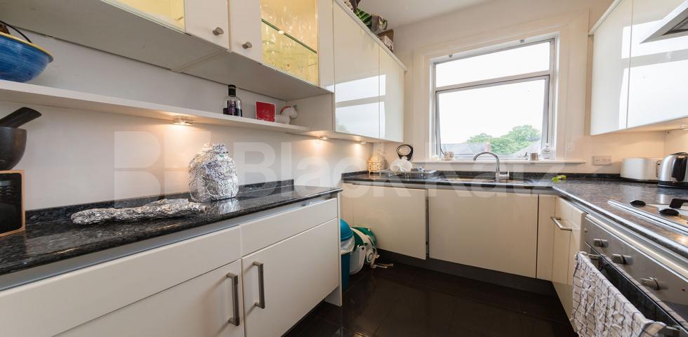 Fantastic spacious two bed with a modern kitchen and bathroom mins to broadway Christchurch Road, Crouch End