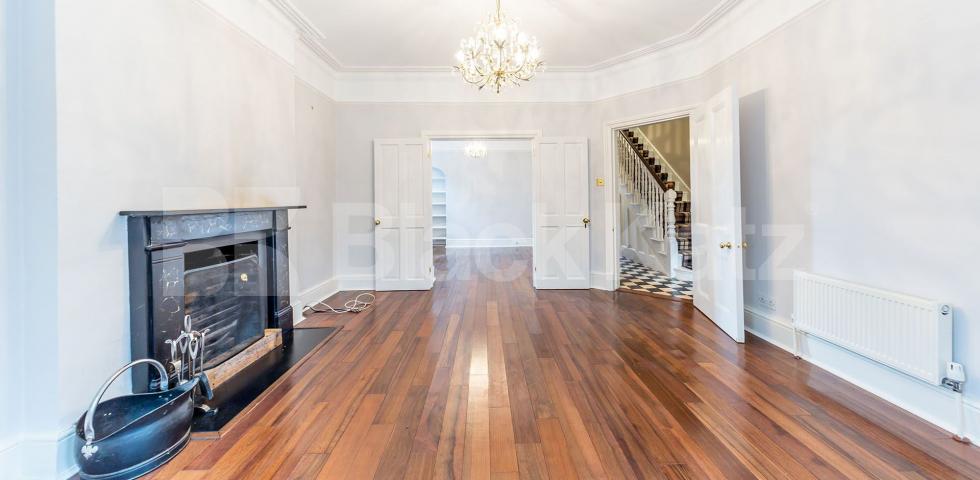 			WHOLE HOUSE WITH A GARDEN, 4 Bedroom, 1 bath, 1 reception House			 Chase Side, Enfield