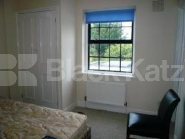 			NEW INSTRUCTION, 1 Bedroom, 1 bath, 1 reception Flat			 Clarendon Road, Holland Park