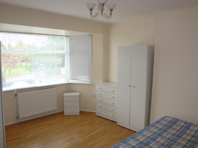 			NEW INSTRUCTION, 3 Bedroom, 1 bath, 1 reception Flat			 Cleveland Gardens, CRICKLEWOOD
