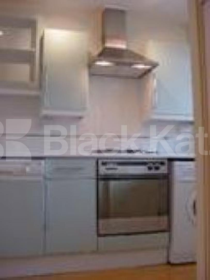 			2 Bedroom, 1 bath, 1 reception Flat			 Shaftsbury Street, OLD STREET/CITY ROAD N1