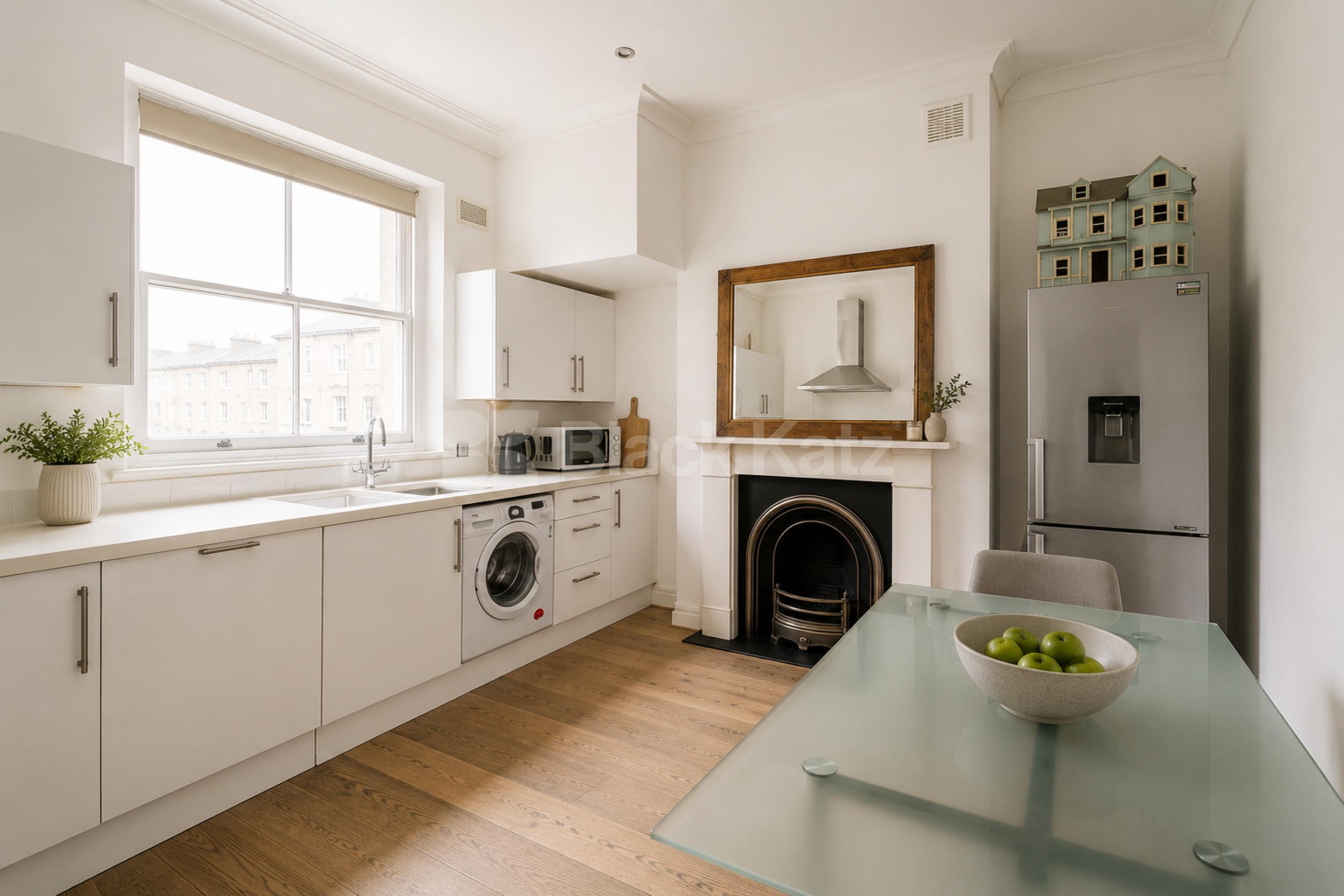 Large Three Bedroom Maisonette with Garden Near Mile End Station Campbell Road, Bow E3