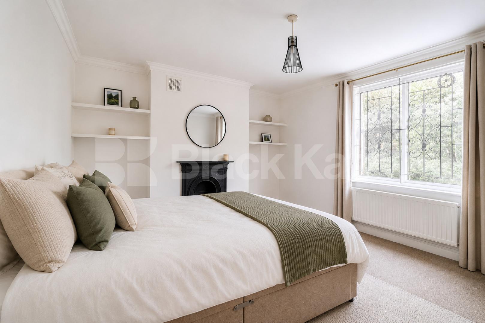 Large Three Bedroom Maisonette with Garden Near Mile End Station Campbell Road, Bow