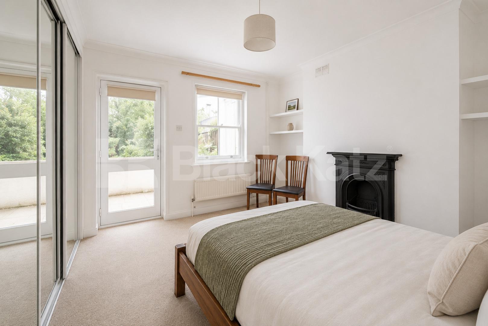 Large Three Bedroom Maisonette with Garden Near Mile End Station Campbell Road, Bow