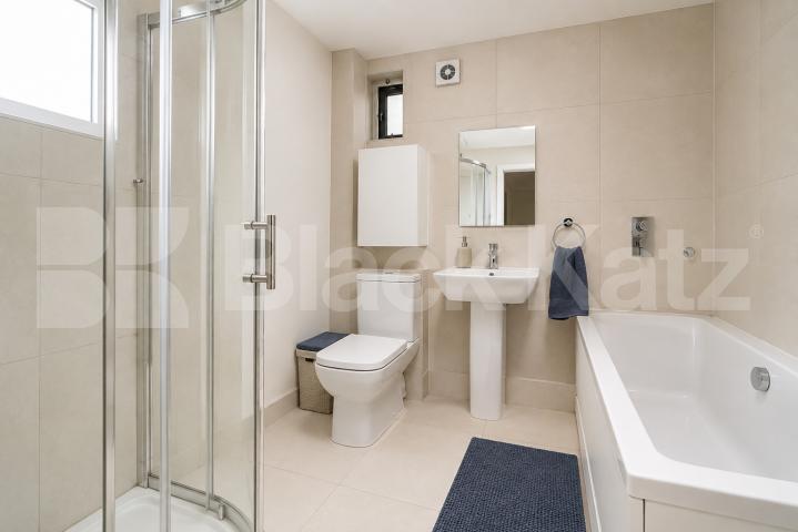 Large Three Bedroom Maisonette with Garden Near Mile End Station Campbell Road, Bow