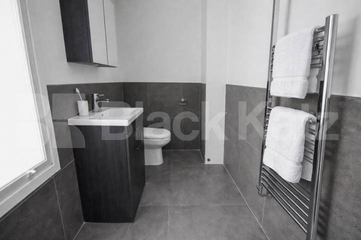 Spacious studio within walking distance to Camden Camden Road , Camden Borders 