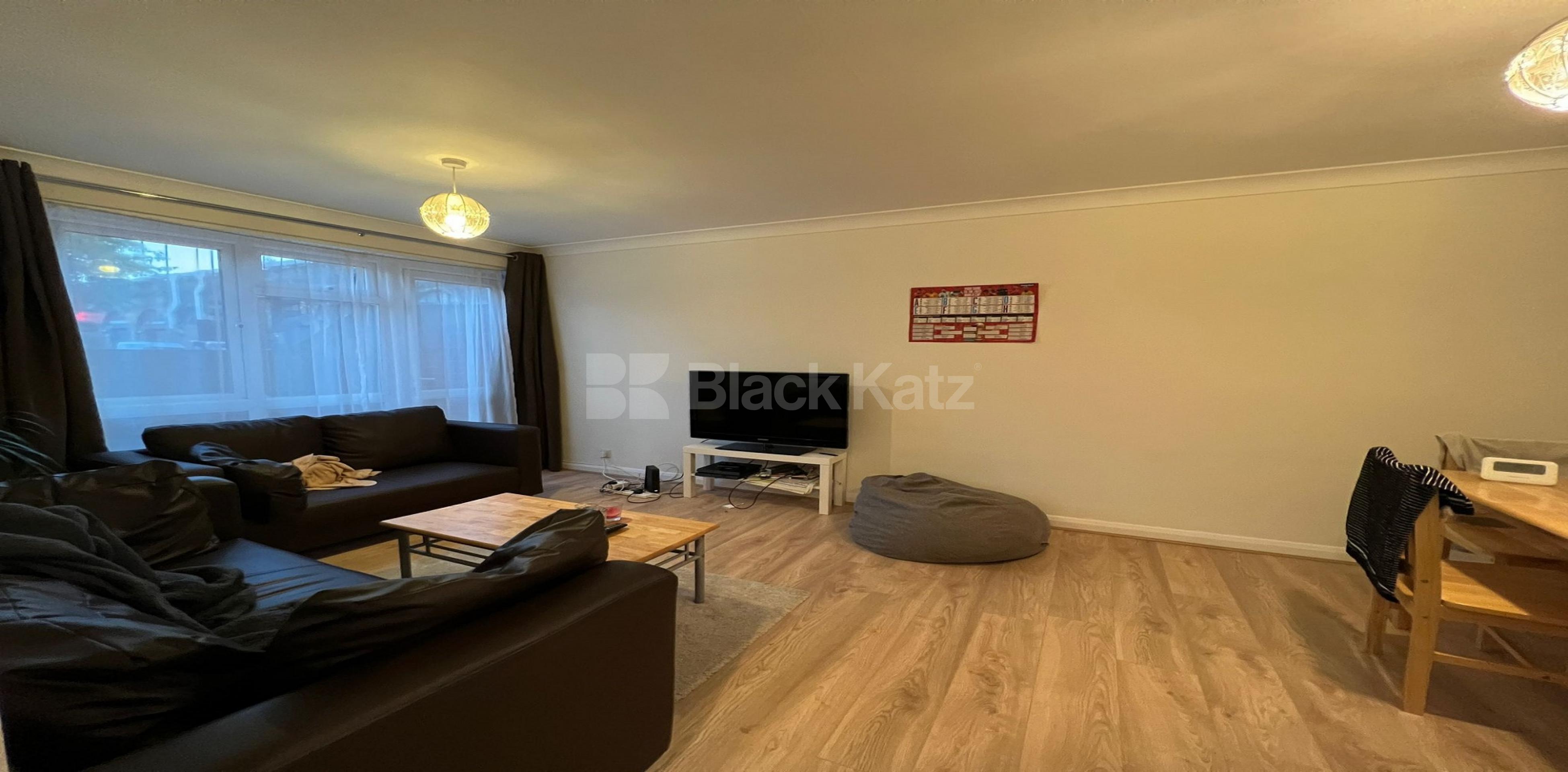 stylish and contemporary three bed flat with garden Coxson way , Tower Bridge SE1