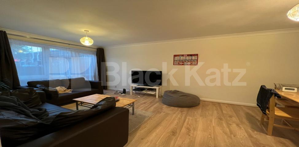 stylish and contemporary three bed flat with garden Coxson way , Tower Bridge