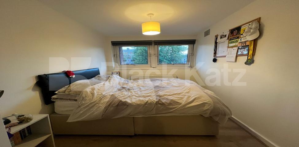 stylish and contemporary three bed flat with garden Coxson way , Tower Bridge